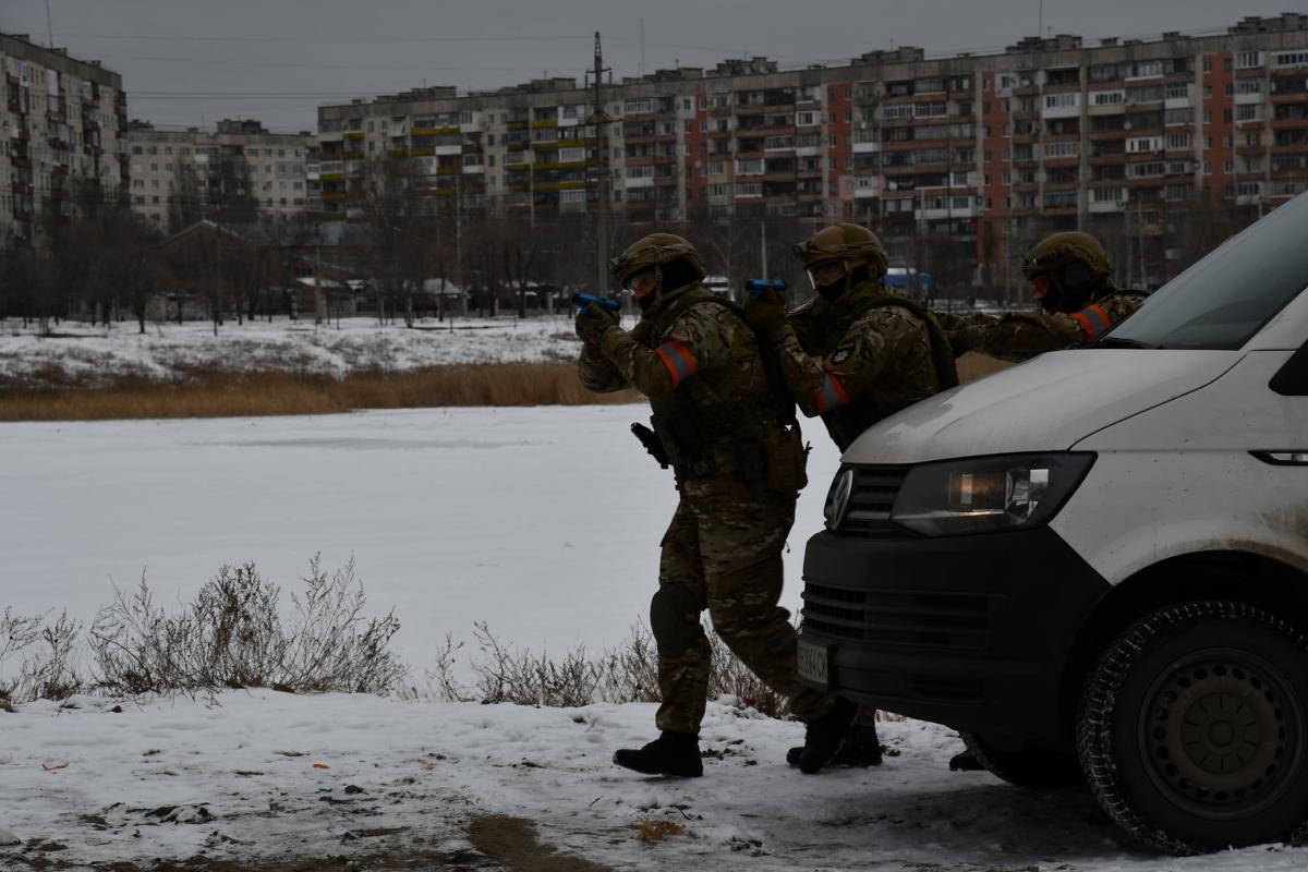 Поліція провела масштабні навчання у Сєвєродонецьку: фото Поліція провела масштабні навчання у Сєвєродонецьку: фото