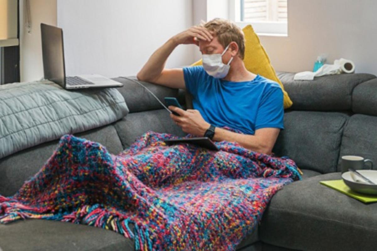 Мутация коронавируса: названы 5 тревожных "звоночков", при которых нужно обратиться к врачу