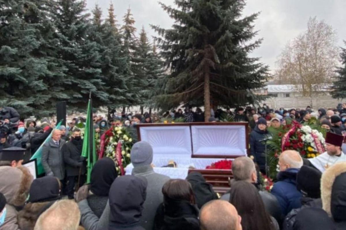 У Харкові поховали Кернеса: фото, відео У Харкові поховали Кернеса: фото, відео