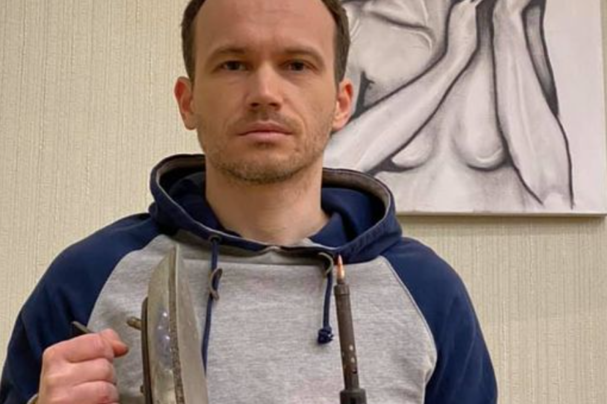 Малюська з праскою і паяльником привітав працівників державної виконавчої служби з професійним святом Малюська з праскою і паяльником привітав працівників державної виконавчої служби з професійним святом