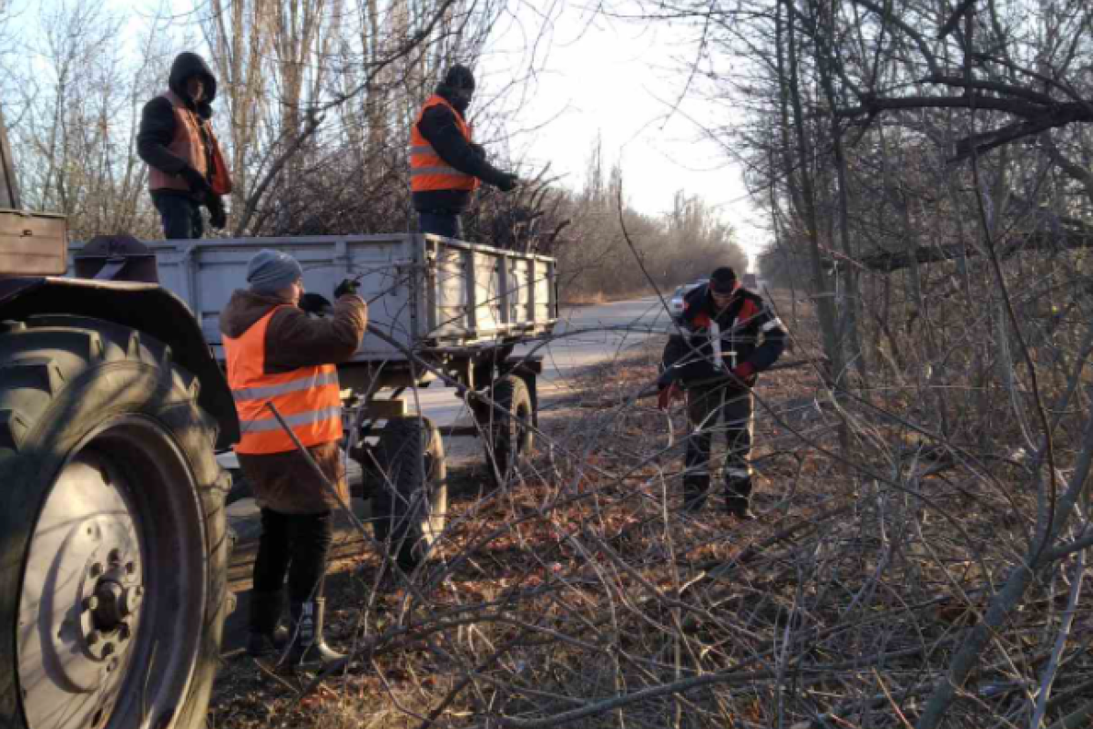 Одни мусорят, другие разгребают: В Лисичанске выявлено 6 несанкционированных свалок Одни мусорят, другие разгребают: В Лисичанске выявлено 6 несанкционированных свалок