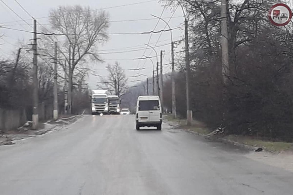 Ожеледь і черги в маршрутки: як почався ранок для жителів Лисичанська Ожеледь і черги в маршрутки: як почався ранок для жителів Лисичанська