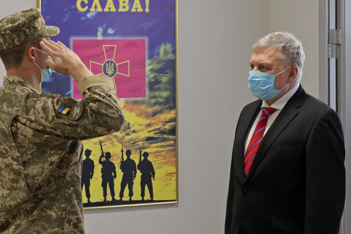 Українські військові звання переведено на коди військових рангів НАТО Українські військові звання переведено на коди військових рангів НАТО