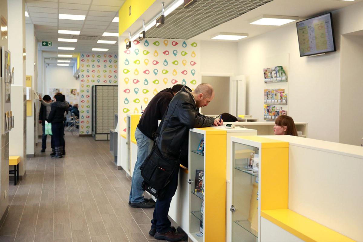 Укрпошта запустила у своїх відділеннях послугу поповнення банківських карток Укрпошта запустила у своїх відділеннях послугу поповнення банківських карток