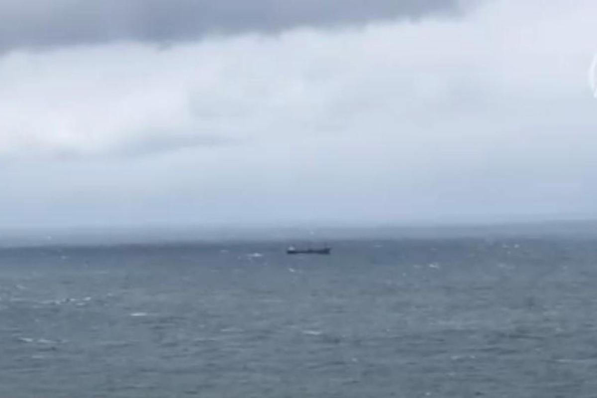 В Черном море затонул сухогруз: на борту было 15 человек В Черном море затонул сухогруз: на борту было 15 человек