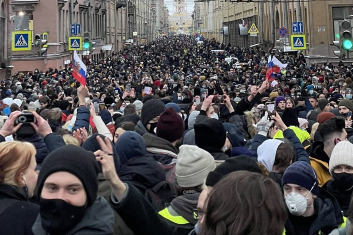 Гасла проти Путіна, затримання і побиття: По Росії прокотилася хвиля протестів