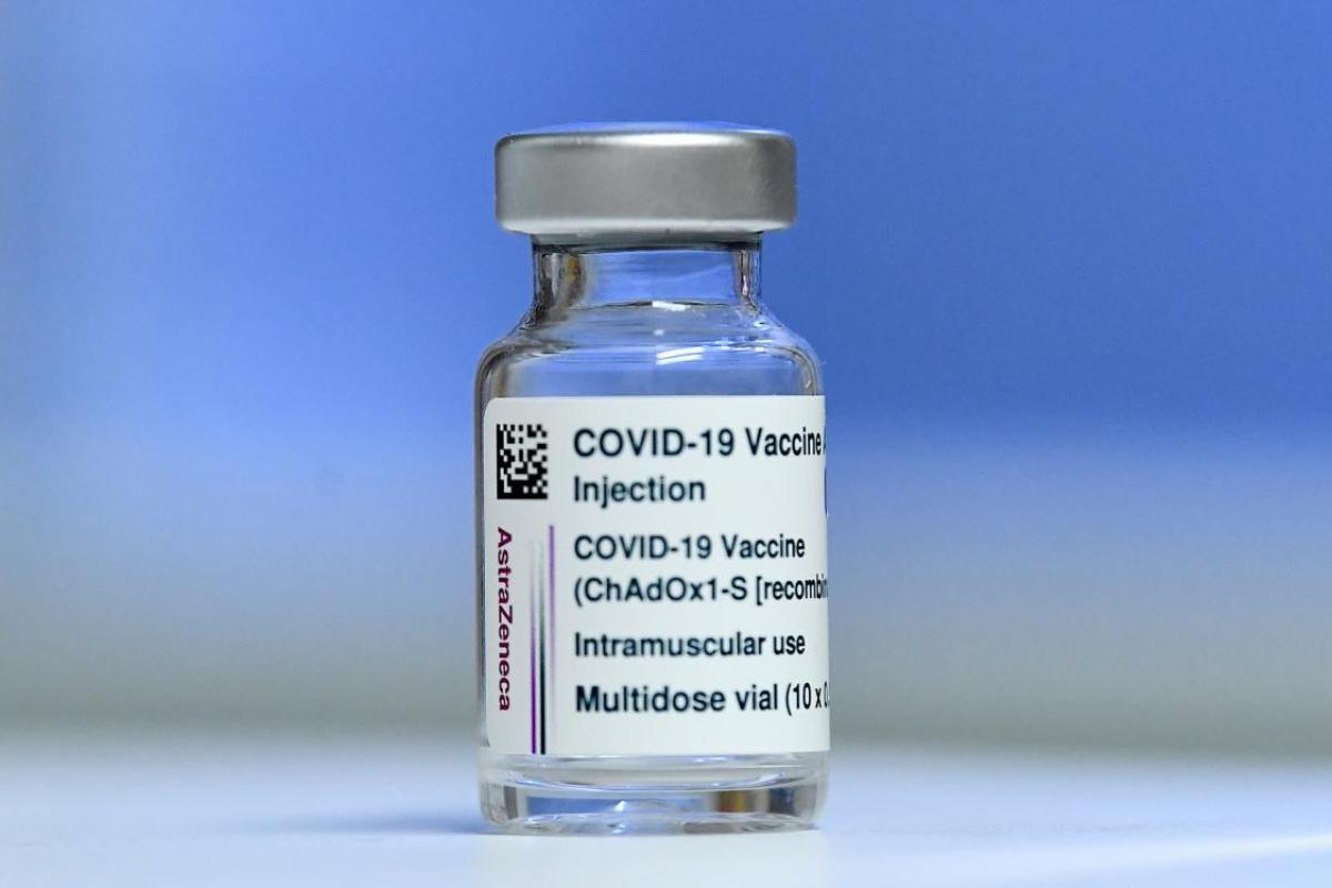 ВООЗ схвалила екстрене застосування вакцини AstraZeneca, яку отримає Україна ВООЗ схвалила екстрене застосування вакцини AstraZeneca, яку отримає Україна