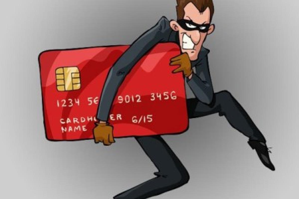 Вкрали банківську карту і золото: У Лисичанську поліцейські розкрили два злочини