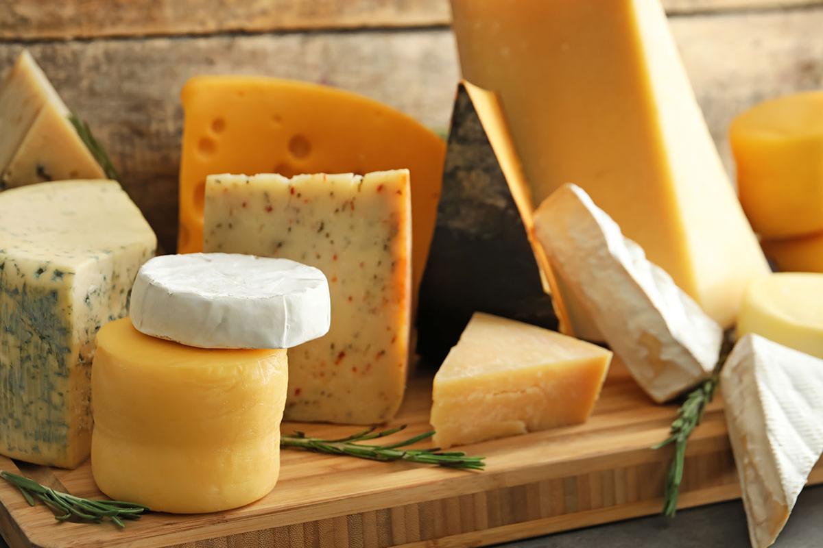 Чим може бути небезпечний сир: маловідомі властивості популярного продукту Чим може бути небезпечний сир: маловідомі властивості популярного продукту