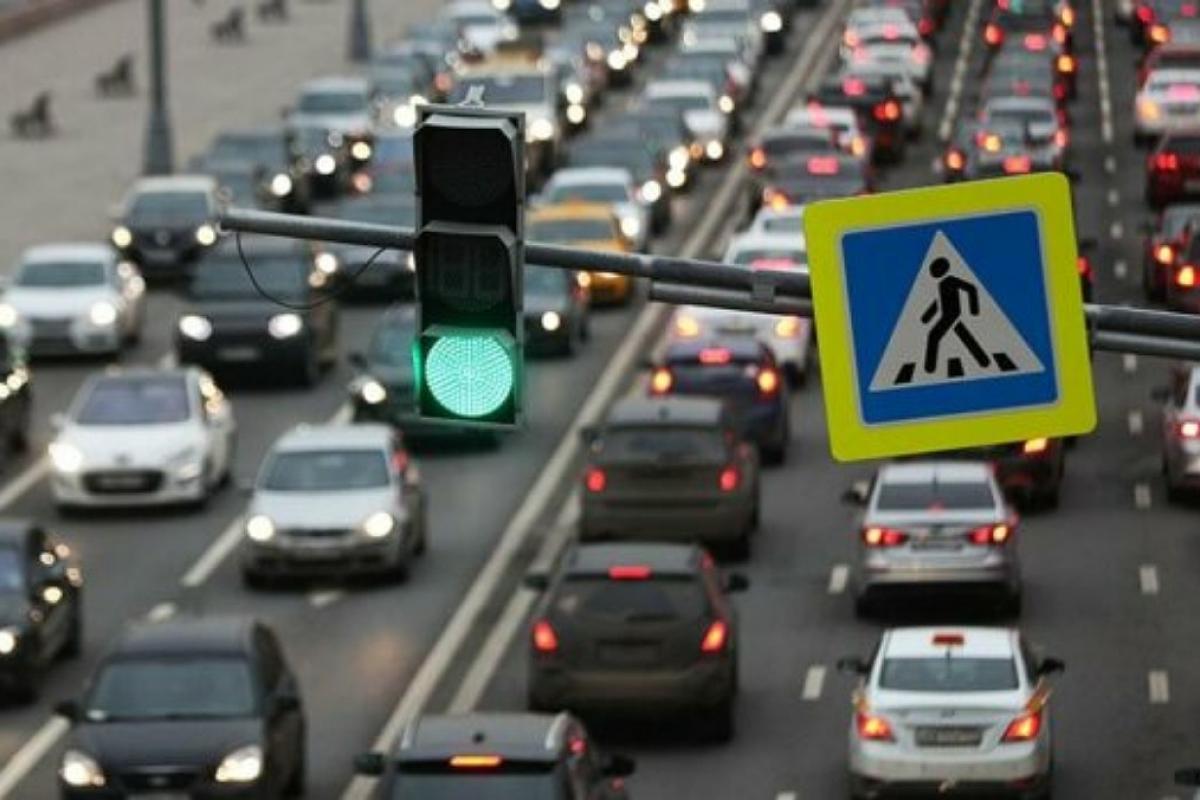Нові суворі штрафи для порушників ПДР: які суми передбачені і що про це думають українці Нові суворі штрафи для порушників ПДР: які суми передбачені і що про це думають українці