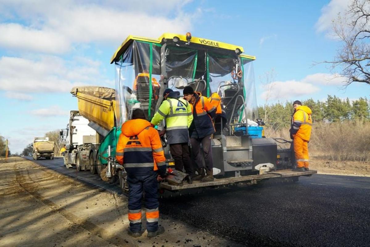 Цього року на Луганщині планують відновити понад 370 км доріг Цього року на Луганщині планують відновити понад 370 км доріг