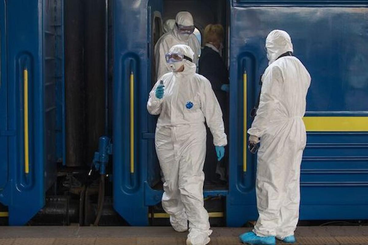 "Укрзалізниця" зупинить посадку і висадку пасажирів у двох областях України "Укрзалізниця" зупинить посадку і висадку пасажирів у двох областях України