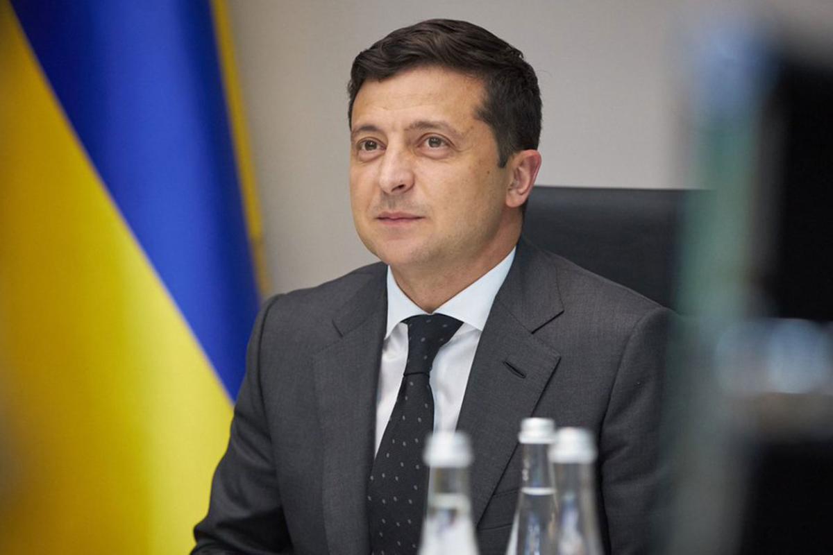 Зеленський оприлюднив декларацію про доходи та майно своєї родини Зеленський оприлюднив декларацію про доходи та майно своєї родини