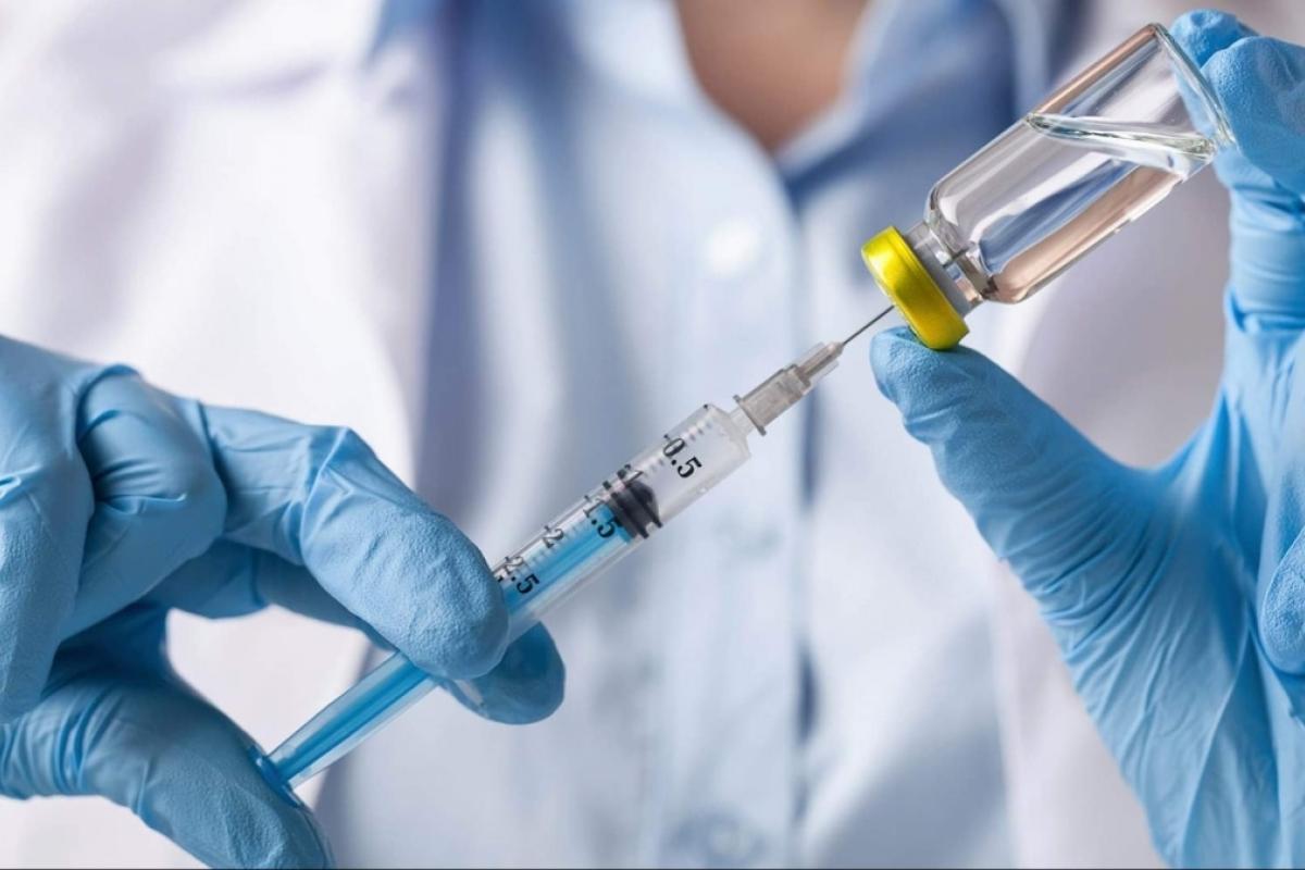 Відсьогодні українці можуть записатися у чергу на вакцинацію від COVID-19: інструкція Відсьогодні українці можуть записатися у чергу на вакцинацію від COVID-19: інструкція