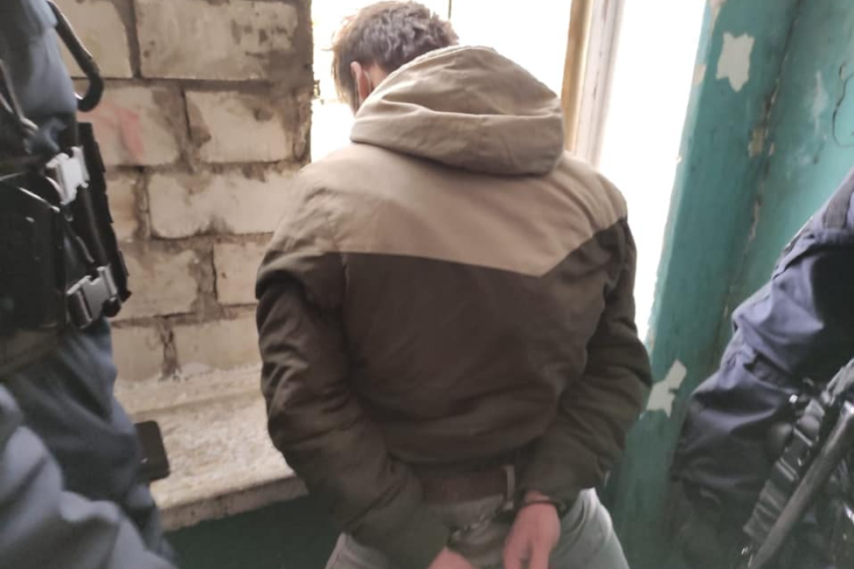 У Сєвєродонецьку чоловік напав з ножем на поліцейського: фото У Сєвєродонецьку чоловік напав з ножем на поліцейського: фото