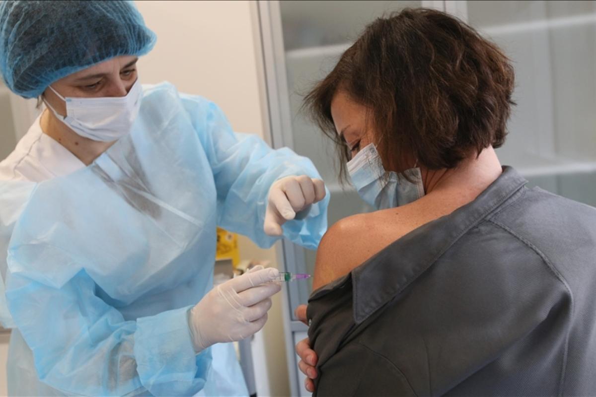 В Україні зафіксовано майже 12 тисяч нових випадків COVID-19 В Україні зафіксовано майже 12 тисяч нових випадків COVID-19