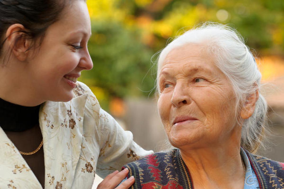 Украинцев обяжут содержать нетрудоспособных родителей на законодательном уровне: подробности Украинцев обяжут содержать нетрудоспособных родителей на законодательном уровне: подробности