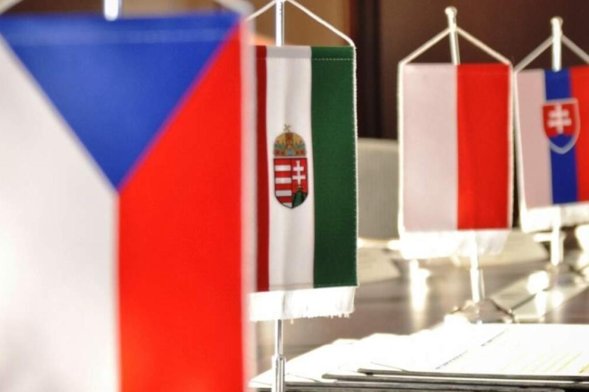 Польща скликає екстрене засідання Вишеградської групи через агресію Росії