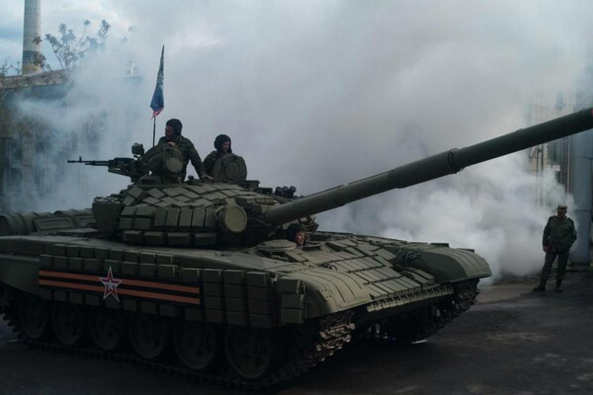 Росія продовжує тримати у бойовій готовності угрупування на Донбасі, - розвідка Росія продовжує тримати у бойовій готовності угрупування на Донбасі, - розвідка