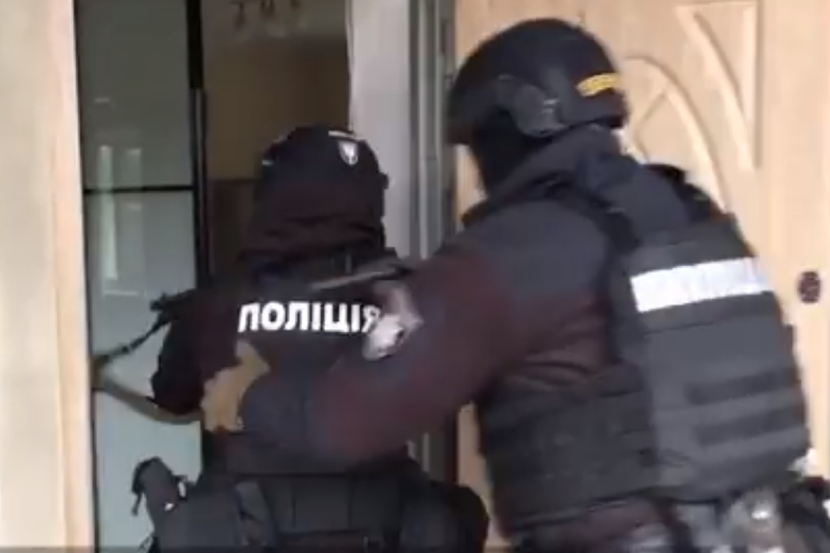 Нацполиция ликвидирует наркокартель: в Днепре "накрыли" целый наркозавод и рекордную партию амфетамина Нацполиция ликвидирует наркокартель: в Днепре "накрыли" целый наркозавод и рекордную партию амфетамина