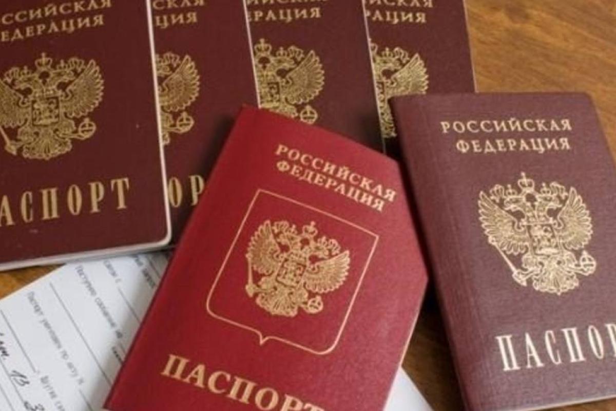 У РФ повідомили, скільки російських паспортів видали в ОРДЛО і кому відмовили у "паспортизації" У РФ повідомили, скільки російських паспортів видали в ОРДЛО і кому відмовили у "паспортизації"
