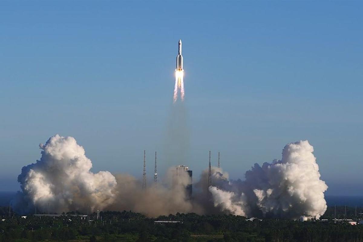 Китайська ракета вийшла з-під контролю і може впасти куди завгодно: карта можливої зони падіння Китайська ракета вийшла з-під контролю і може впасти куди завгодно: карта можливої зони падіння