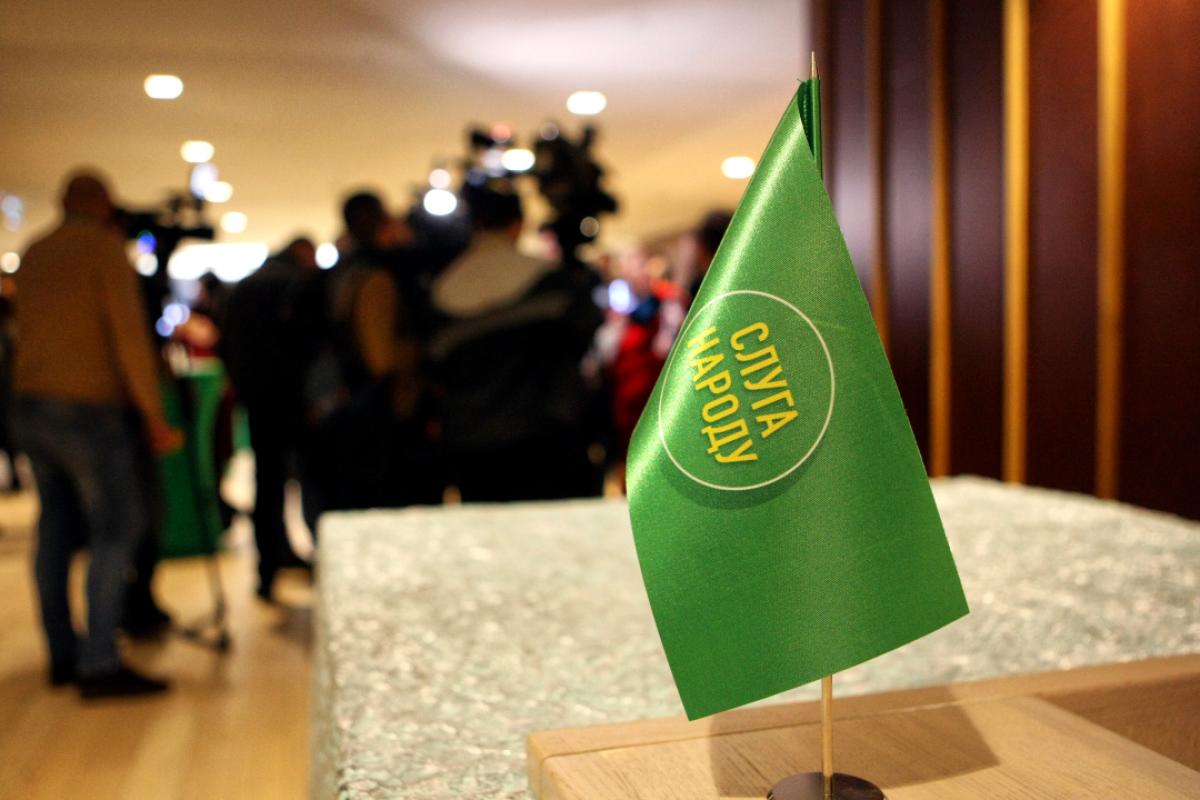 "Слуги народа" договорились об отставке трех министров и подыскали им замену