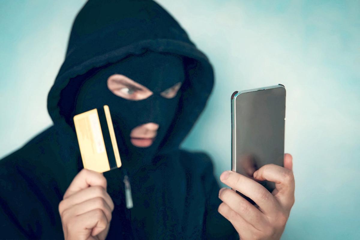 Троє мешканців Лисичанська "подарували" аферистам 50 тисяч гривень Троє мешканців Лисичанська "подарували" аферистам 50 тисяч гривень