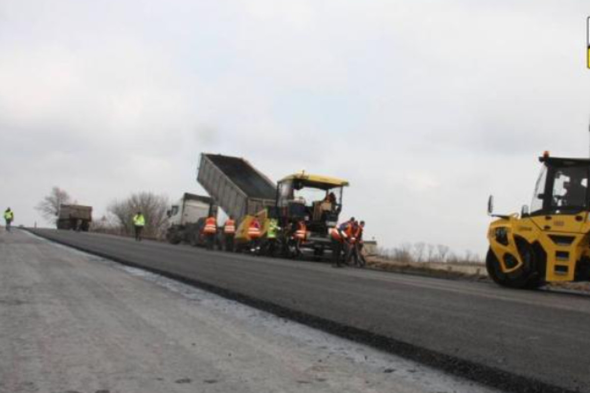 На Луганщині ведуться ремонтні роботи за маршрутом "Старобільськ - Мілове"