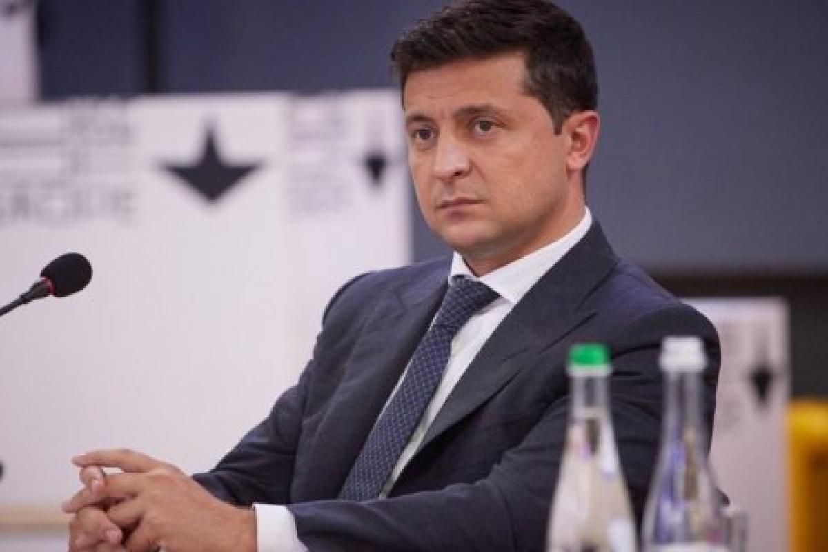 Зеленский предложил новый способ борьбы с коррупцией среди украинских чиновников Зеленский предложил новый способ борьбы с коррупцией среди украинских чиновников