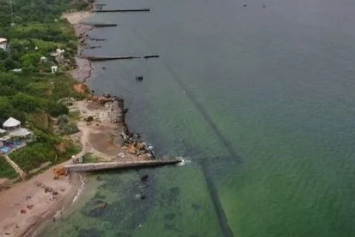 Вода схожа на болото: Чорне море в Одесі змінило колір (відео) Вода схожа на болото: Чорне море в Одесі змінило колір (відео)