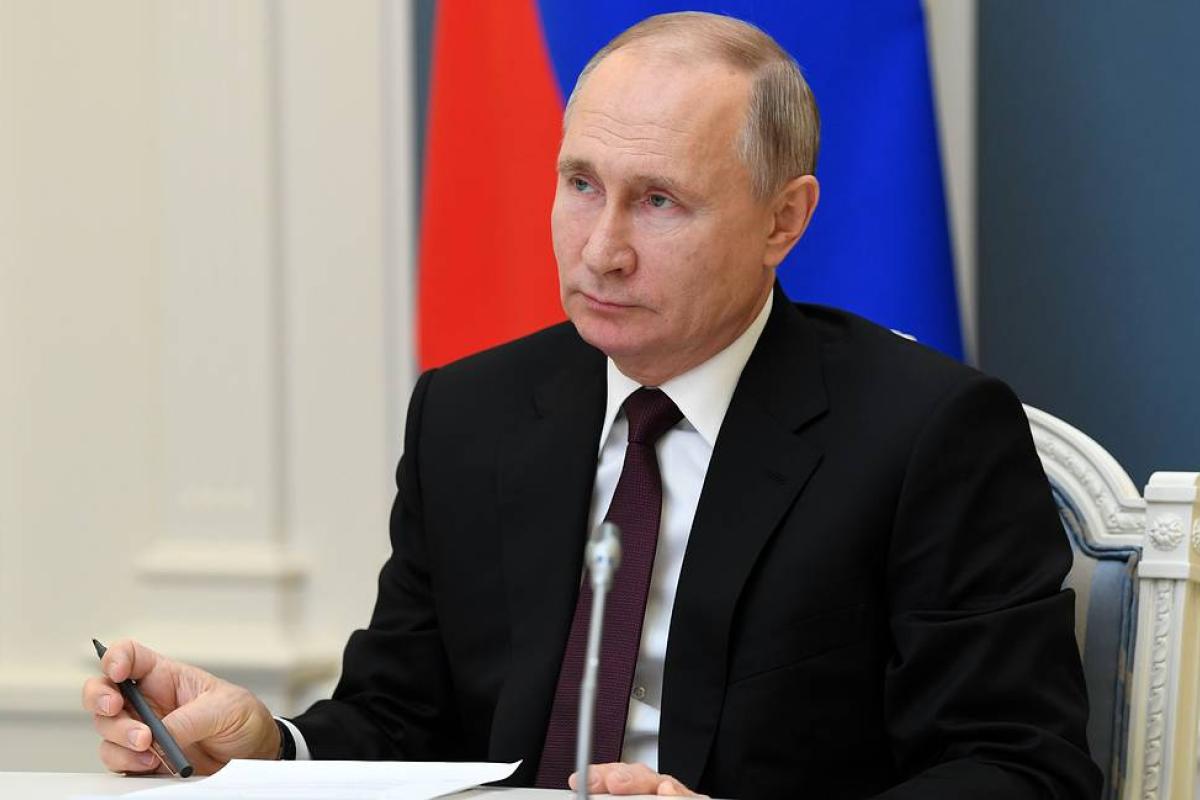 Путін написав статтю "Про історичну єдність росіян і українців" Путін написав статтю "Про історичну єдність росіян і українців"