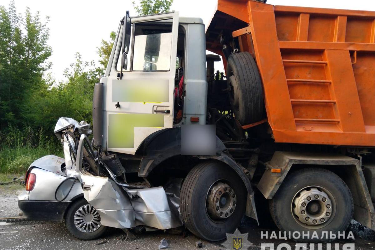 На Полтавщині в моторошному ДТП загинули 4 особи На Полтавщині в моторошному ДТП загинули 4 особи