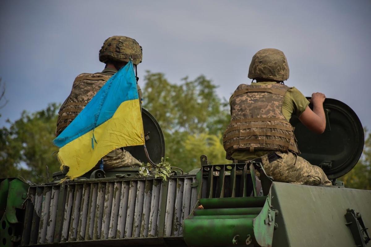 В результаті ворожого обстрілу на Донбасі загинув український військовий В результаті ворожого обстрілу на Донбасі загинув український військовий
