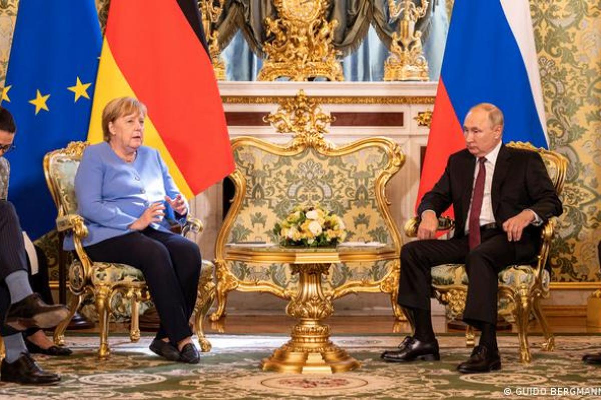 "Північний потік-2", Афганістан і Навальний: Про що говорила Меркель з Путіним під час візиту в Москву "Північний потік-2", Афганістан і Навальний: Про що говорила Меркель з Путіним під час візиту в Москву