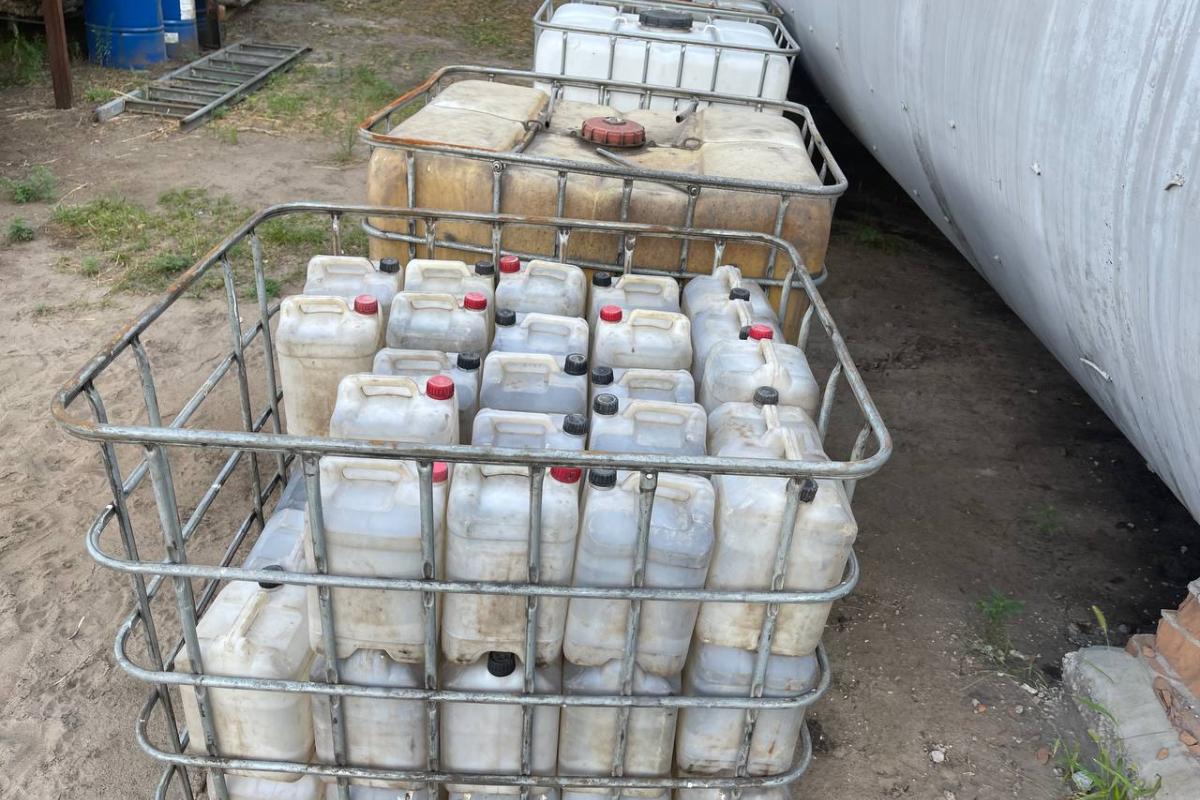 Правоохранители разоблачили преступную организацию, которая воровала нефть из нефтепровода "Лисичанск-Кременчуг" Правоохранители разоблачили преступную организацию, которая воровала нефть из нефтепровода "Лисичанск-Кременчуг"