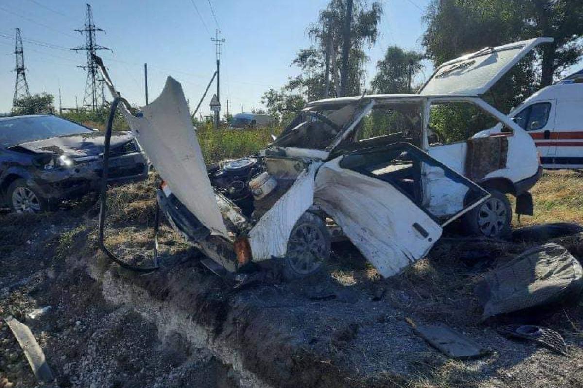 На трассе в Луганской области столкнулись автомобили: много пострадавших На трассе в Луганской области столкнулись автомобили: много пострадавших