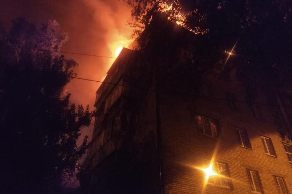 Масштабный пожар под Киевом: в Броварах горела пятиэтажка Масштабный пожар под Киевом: в Броварах горела пятиэтажка