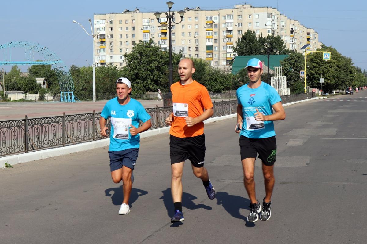 У Лисичанську відбувся забіг "Шаную воїнів, біжу за героїв України"