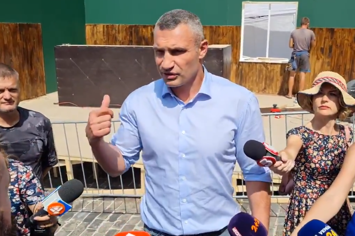 "Какой-то 95-й квартал здесь устраивать не позволим", - Кличко о скандале с советскими декорациями на Аллее Героев Небесной Сотни