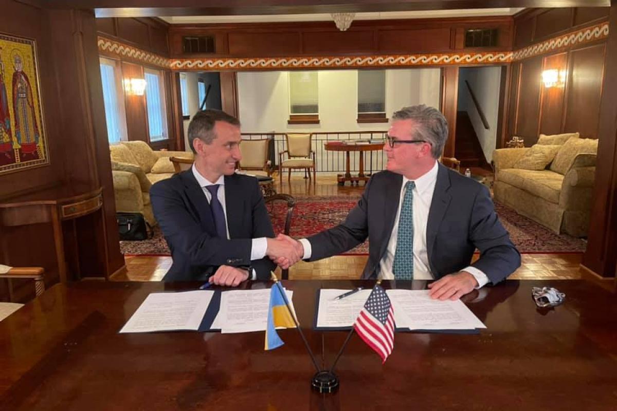 Ляшко в США подписал ряд соглашений для украинской системы здравоохранения Ляшко в США подписал ряд соглашений для украинской системы здравоохранения