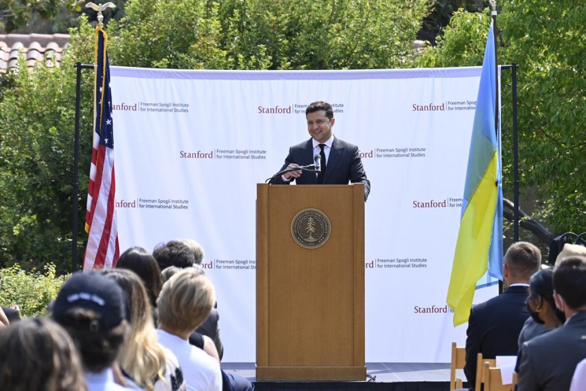 Під час візиту до США Зеленський виступив у Стенфордському університеті Під час візиту до США Зеленський виступив у Стенфордському університеті