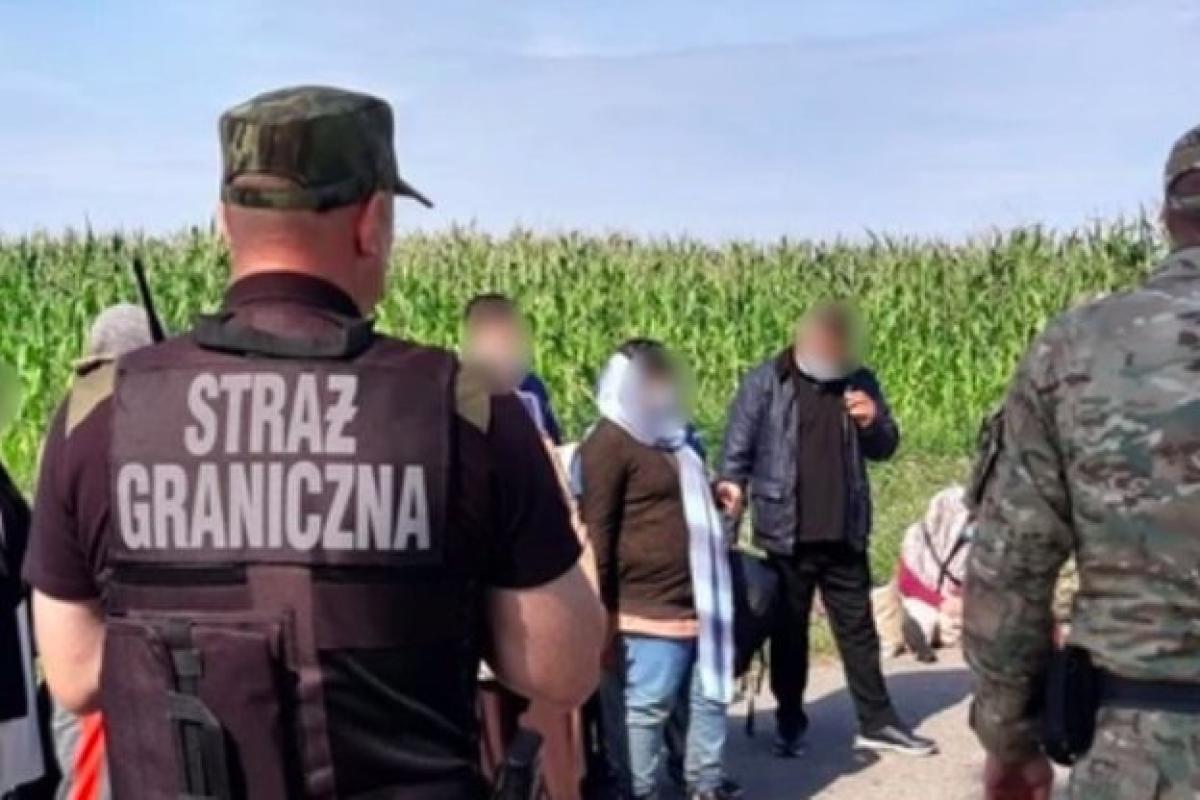 Польща планує продовжити надзвичайний стан на кордоні з Білоруссю Польща планує продовжити надзвичайний стан на кордоні з Білоруссю