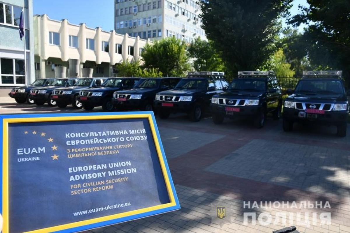 Полиция Луганщины получила 14 внедорожников от Евросоюза Полиция Луганщины получила 14 внедорожников от Евросоюза