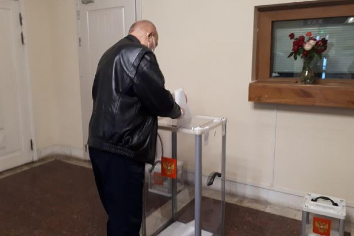 В Україні працює 4 дільниці для голосування на виборах до Держдуми РФ В Україні працює 4 дільниці для голосування на виборах до Держдуми РФ