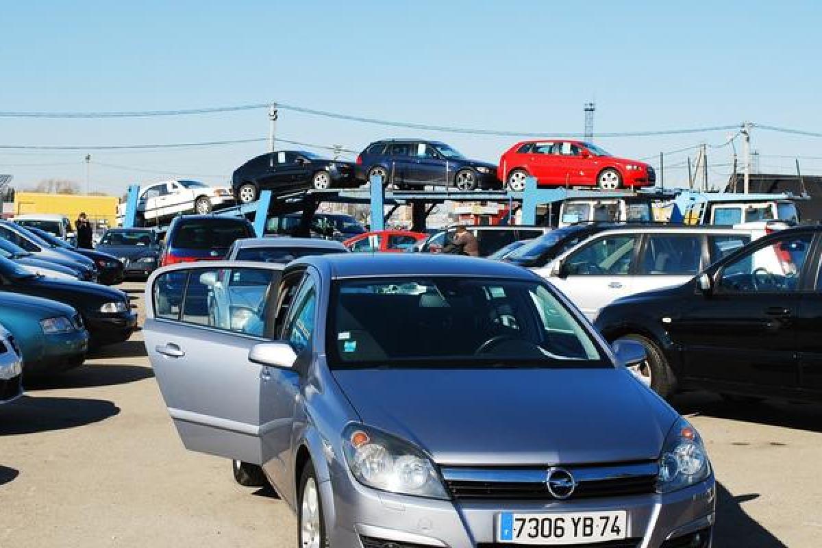 Стало известно, какие "евробляхи" можно купить дешевле, чем за тысячу долларов