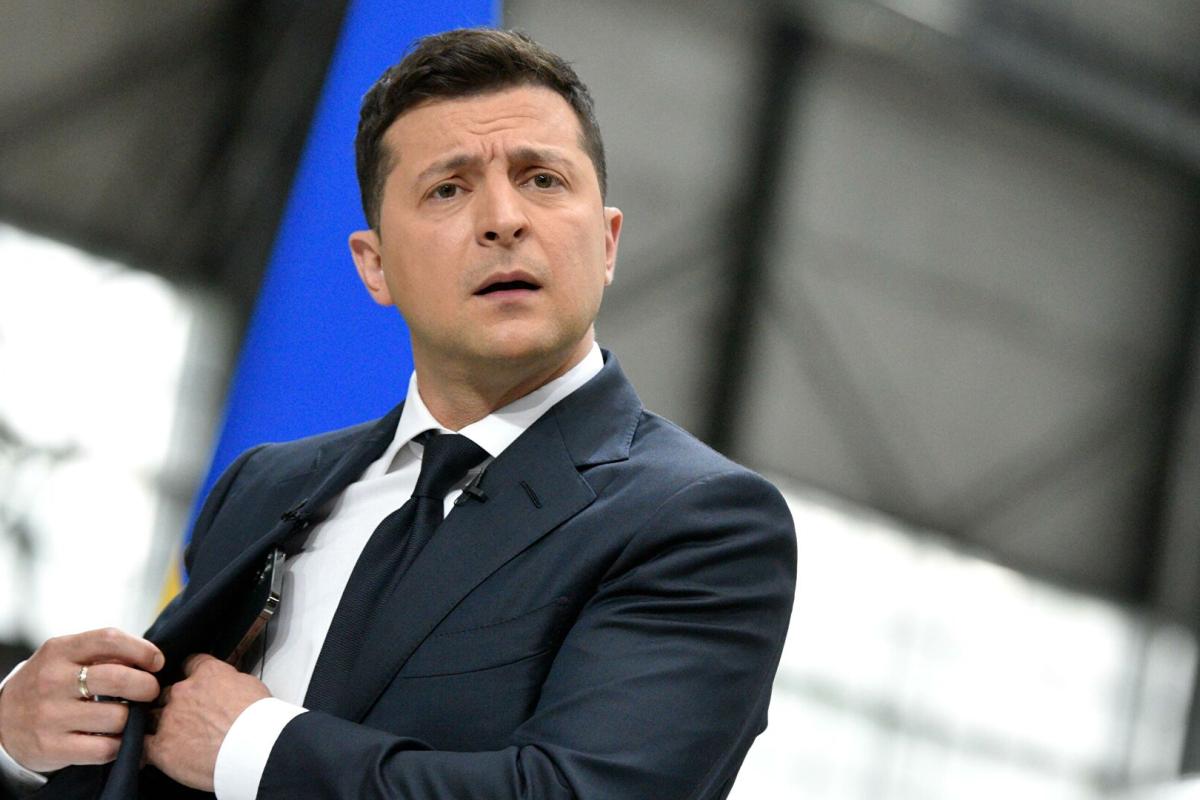 Большинство украинцев верят, что Зеленский владеет оффшорами: соцопрос Большинство украинцев верят, что Зеленский владеет оффшорами: соцопрос