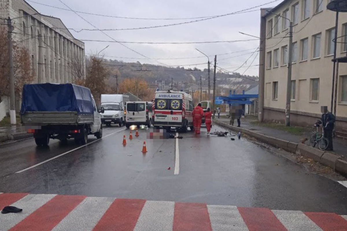 В Лисичанске за два дня под колесами авто погибли два человека: фото В Лисичанске за два дня под колесами авто погибли два человека: фото