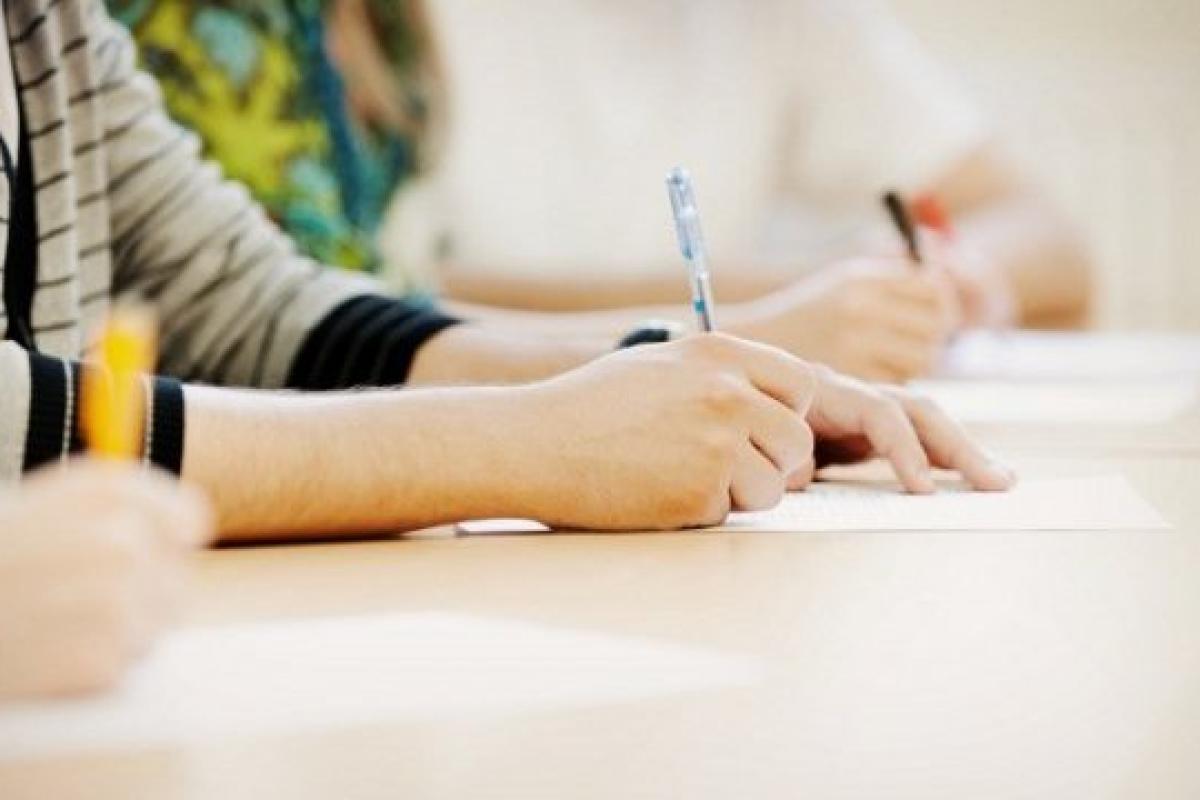 Українці 9 листопада писатимуть радіодиктант національної єдності: як взяти участь