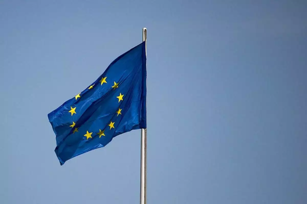 Совет ЕС вычеркнул Украину из "зеленого" списка для путешествий Совет ЕС вычеркнул Украину из "зеленого" списка для путешествий